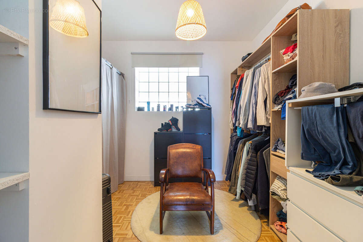 Appartement à MARSEILLE-4E