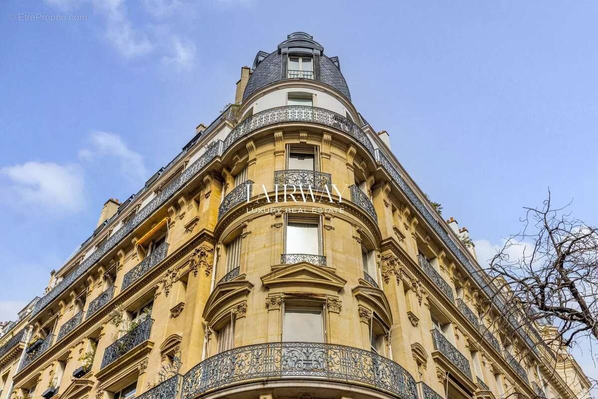 Appartement à PARIS-17E
