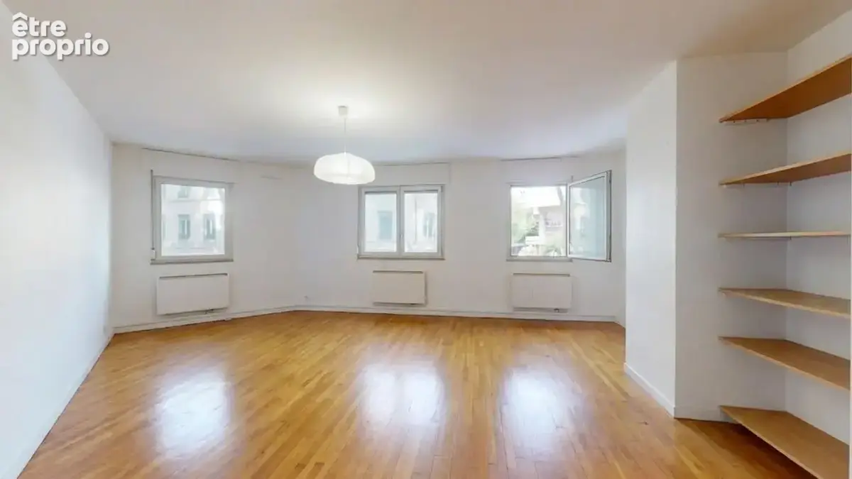  Lyon 3ᵉ – Limite Lyon 6ᵉ  Spacieux T3 de 72 m² avec parking, cave, ascenseur et jardin commun - photo 3