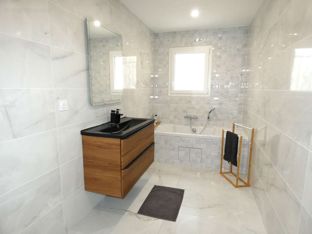 Maison à ROMANS-SUR-ISERE