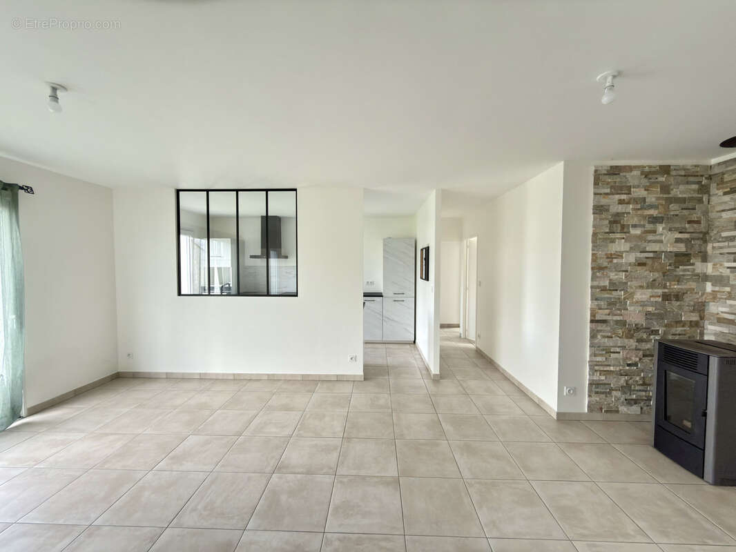 Maison à SAINT-ETIENNE-DU-BOIS