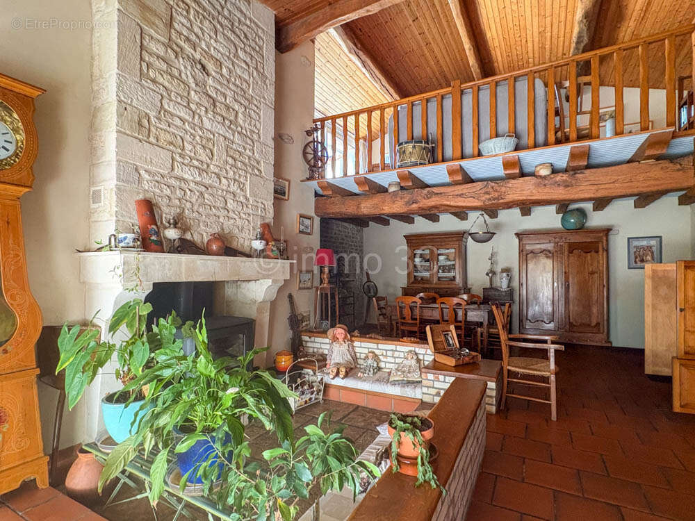 Maison à SAUZE-VAUSSAIS