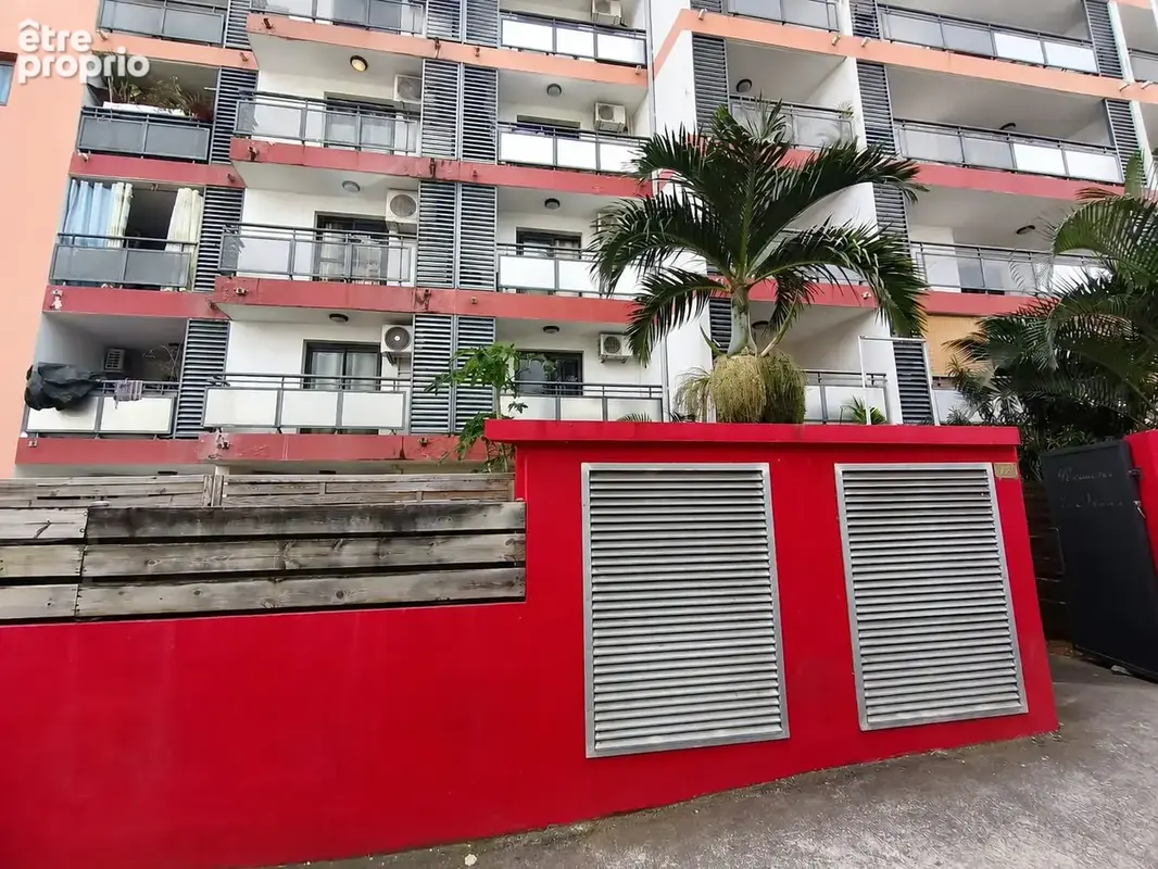 Sainte-clotilde   appartement t2 rénové avec terrasse, jardinet et parking - photo 11