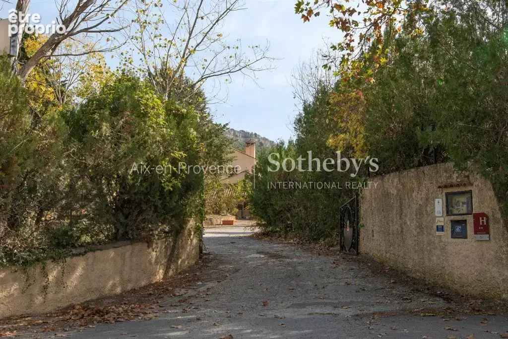 Propriéte sur site exeptionnel à Beaurecueil - photo 2