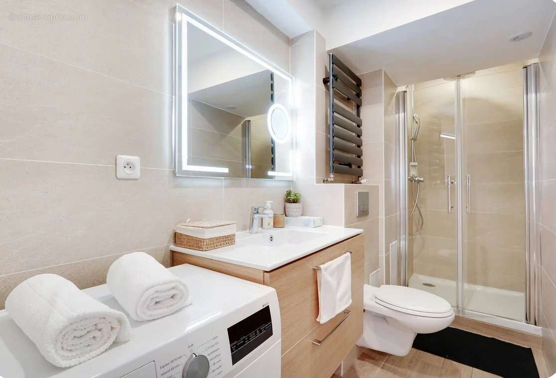 Commerce à PARIS-20E