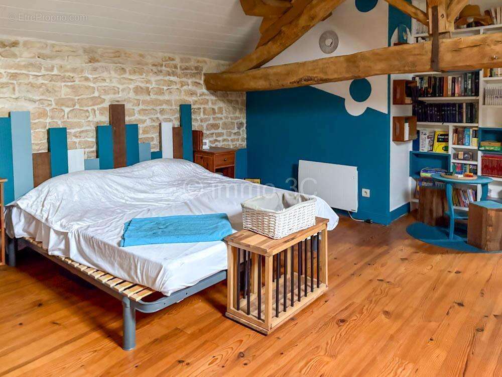 Maison à CHEF-BOUTONNE