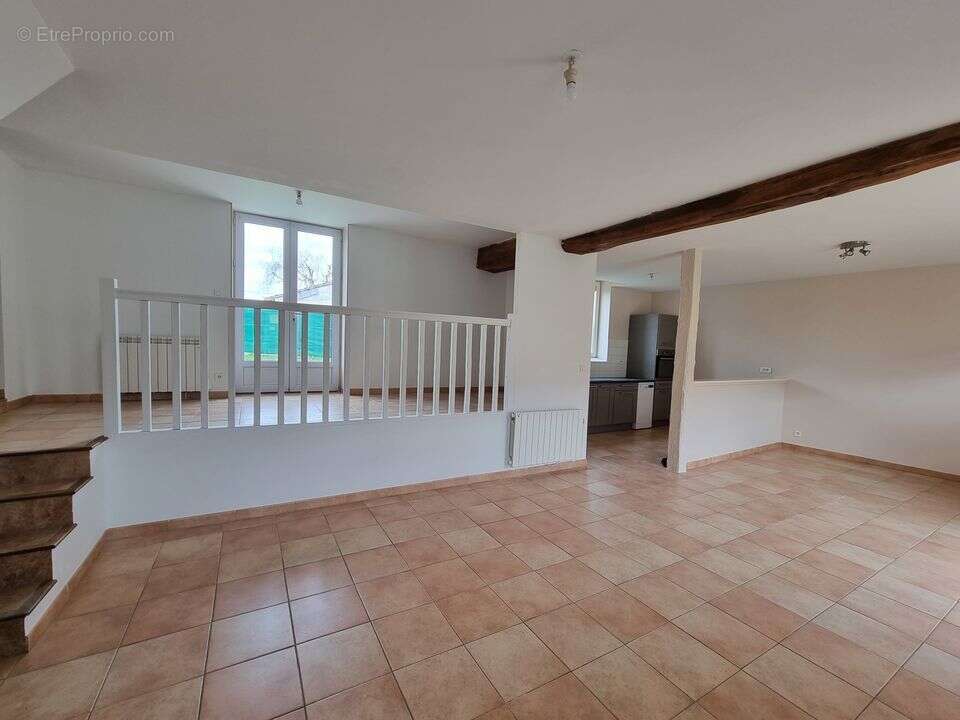Appartement à LA CHAPELLE-MOUTILS