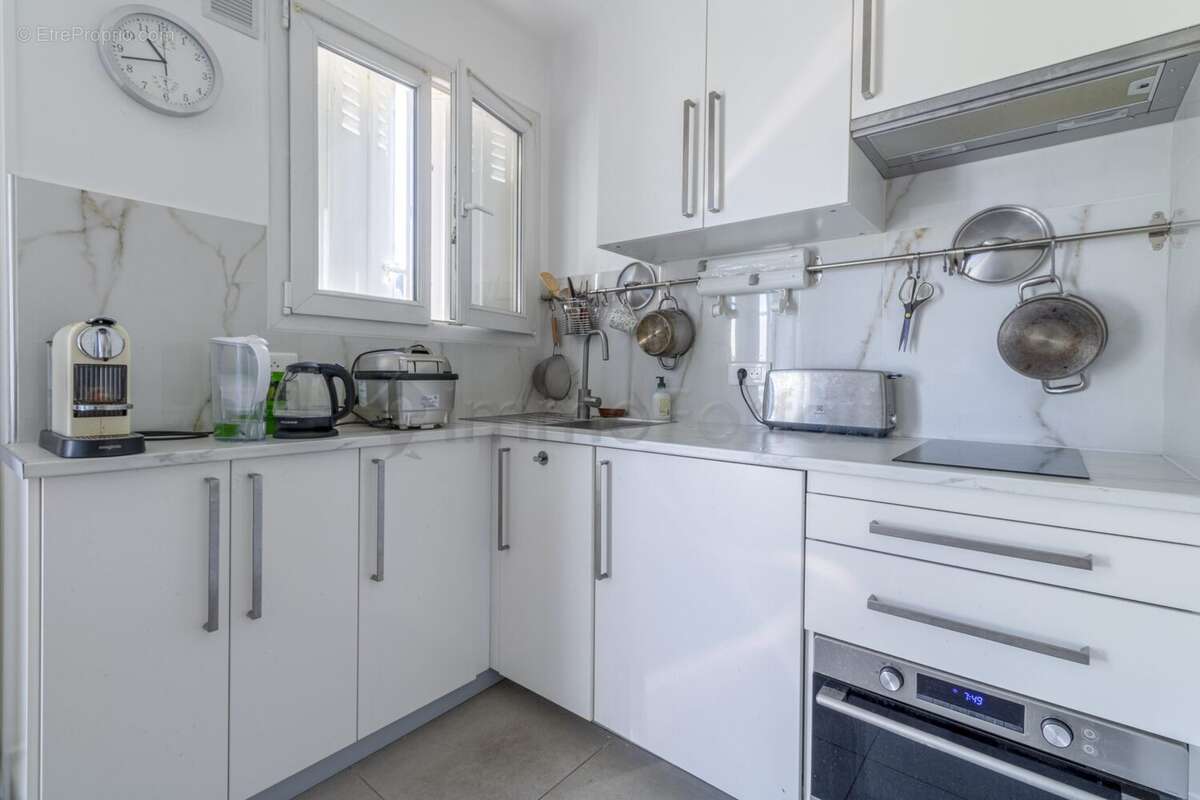 Appartement à CHARENTON-LE-PONT