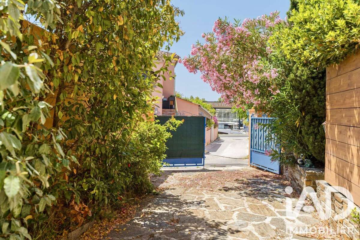 Photo 3 - Appartement à BORMES-LES-MIMOSAS