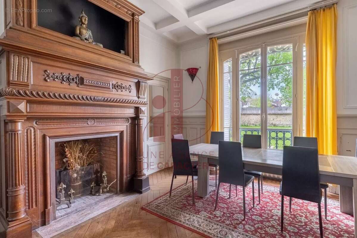 Maison à FONTAINEBLEAU