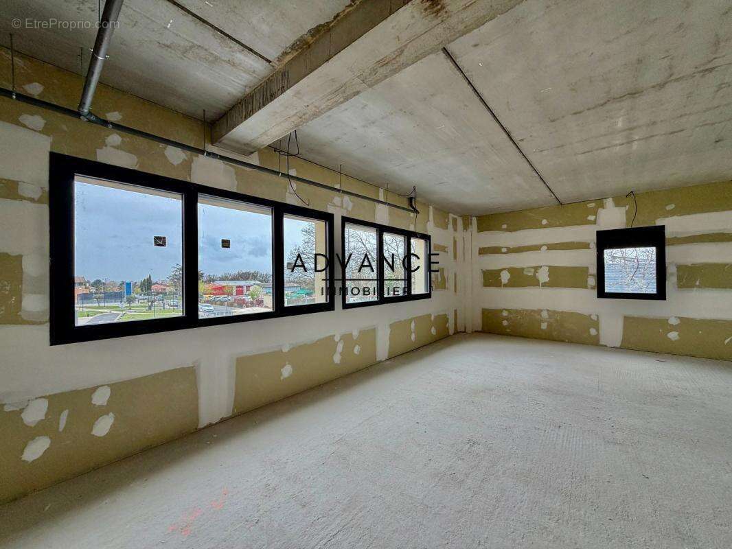 Local professionnel au cœur d’un pôle médical de référence  - 111 m² - photo 4