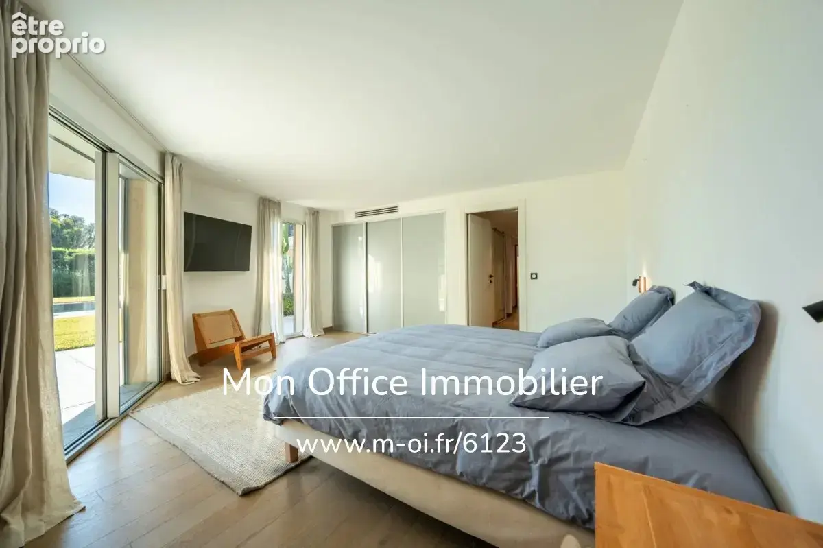Référence : 6123-NGU. - Maison 6 pièces - 240m2 - 4 chambres - Vue MER - Piscine - Garage - photo 13