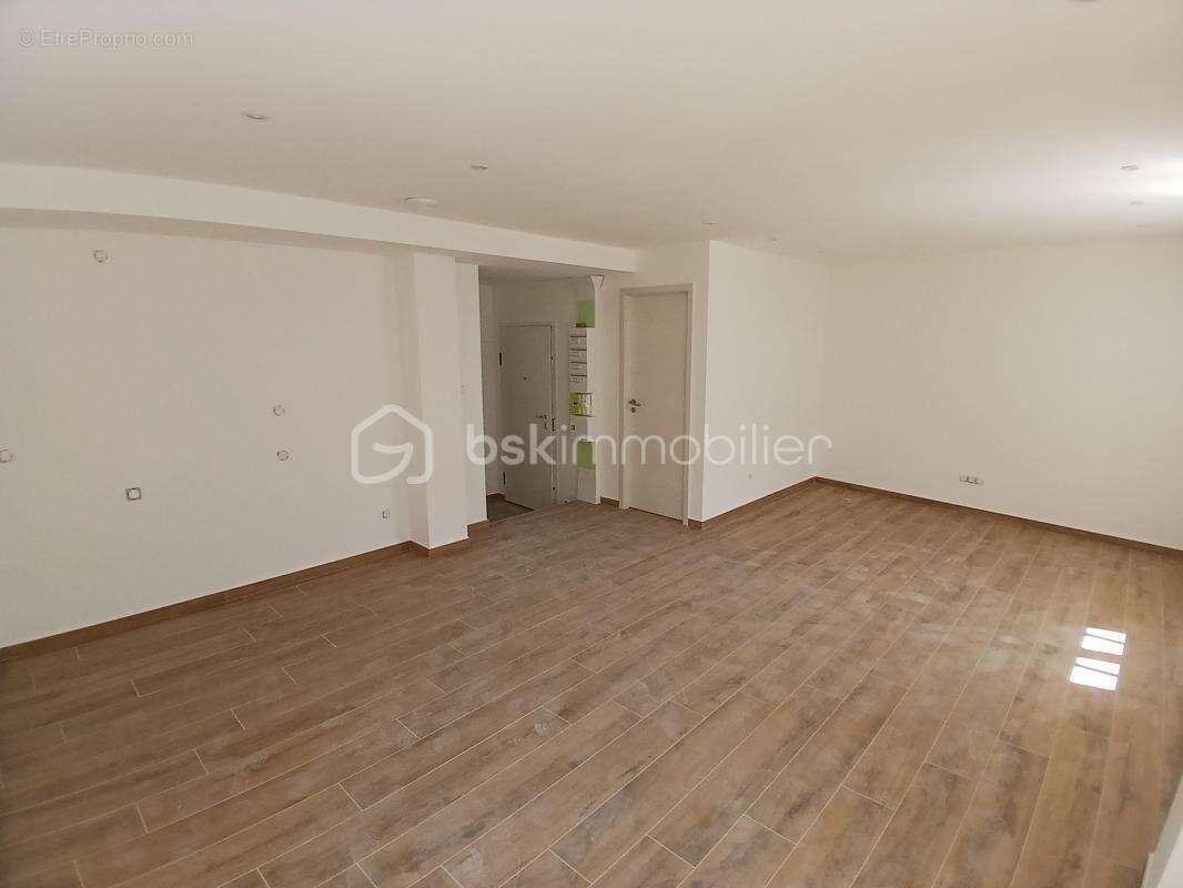 Proximite centre -ville, superbe appartement t3 neuf avec grande terrasse , le long du doubs!!!! - photo 8