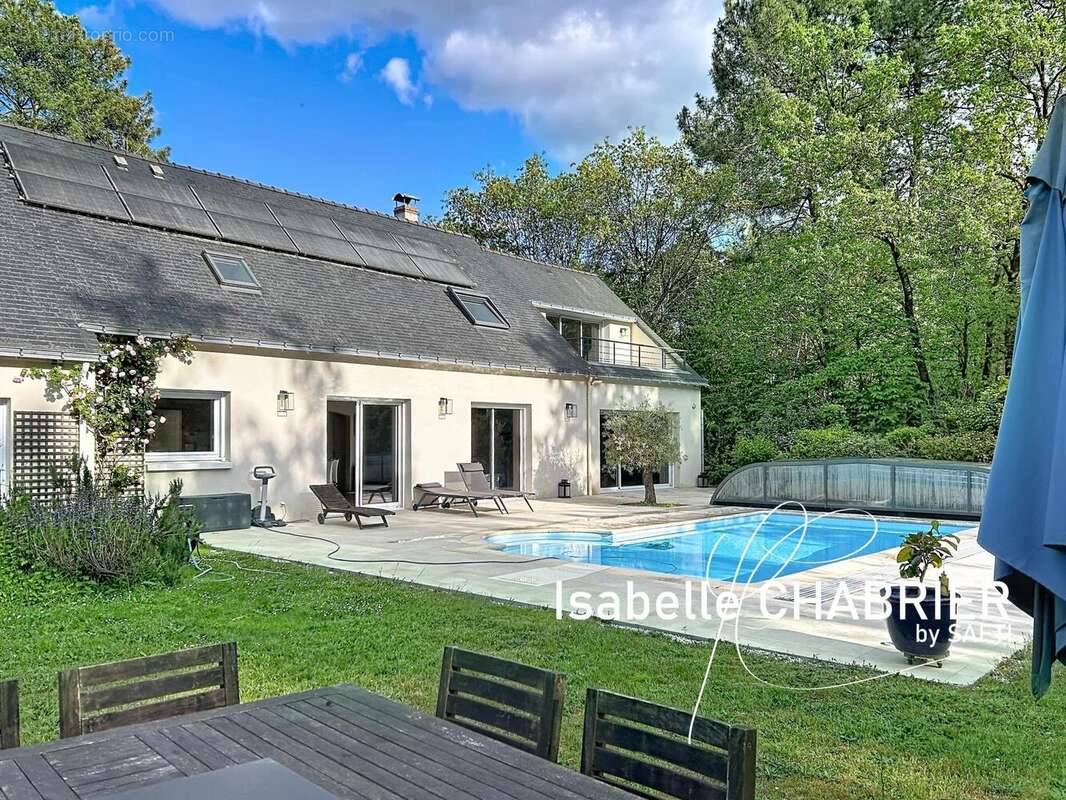 Maison 239 m² à Chaumont-D'anjou  - photo 3