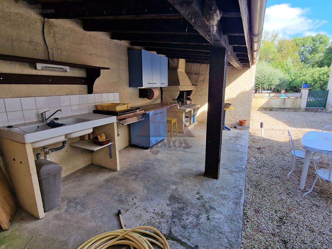 Maison en pierres avec hangar et piscine - photo 14