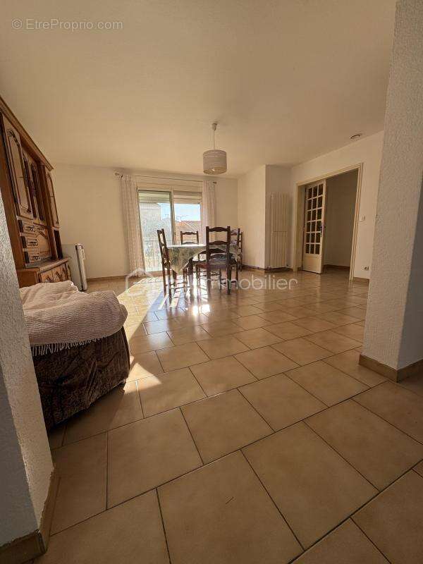 Maison à NISSAN-LEZ-ENSERUNE