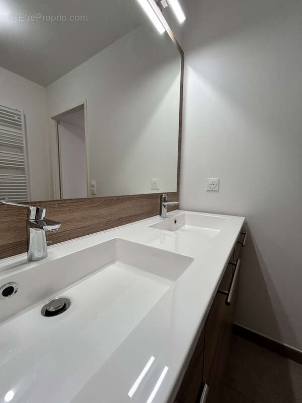 Appartement à SARTROUVILLE