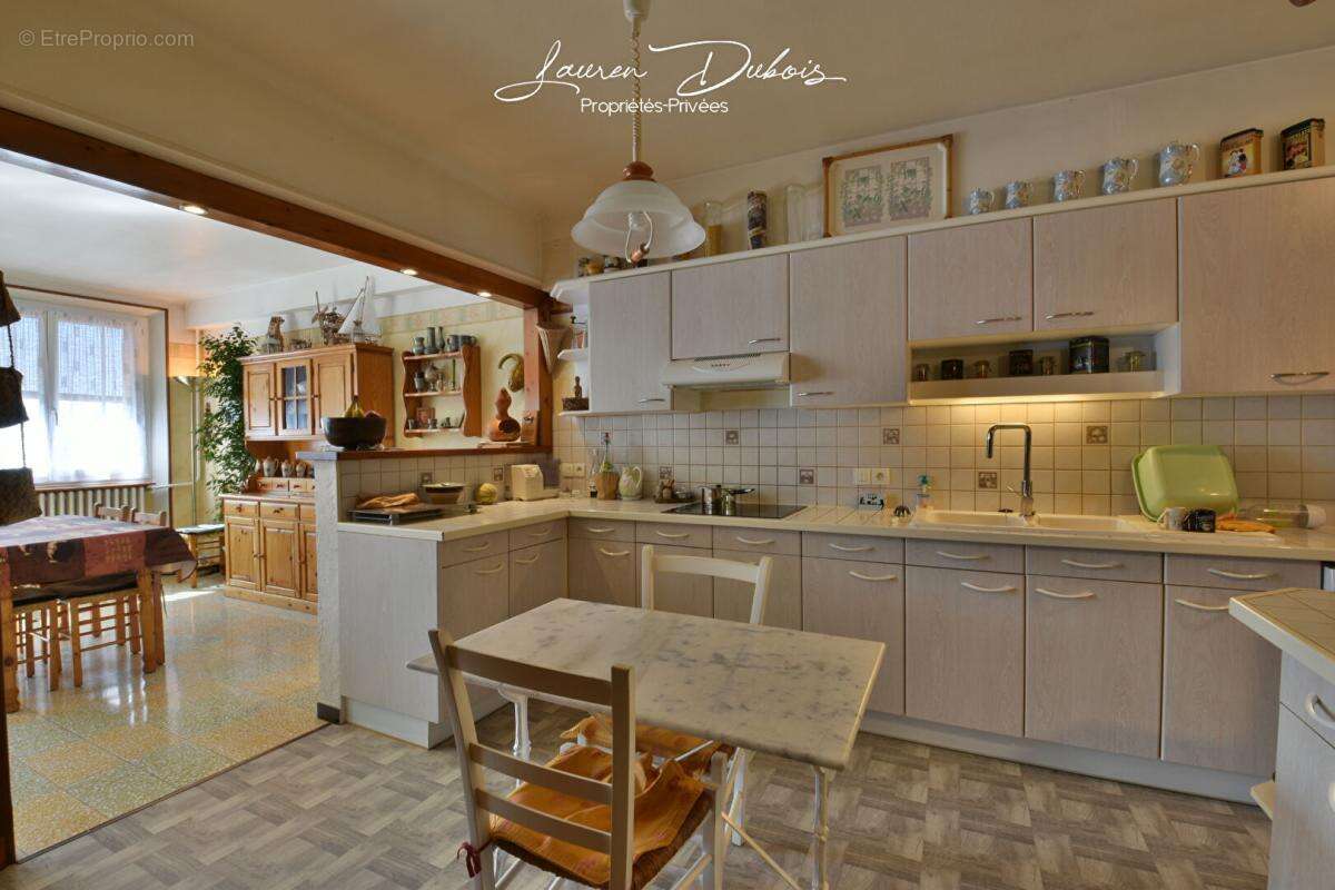 SERRES - Maison de village 206m² avec terrasse et garage - photo 5