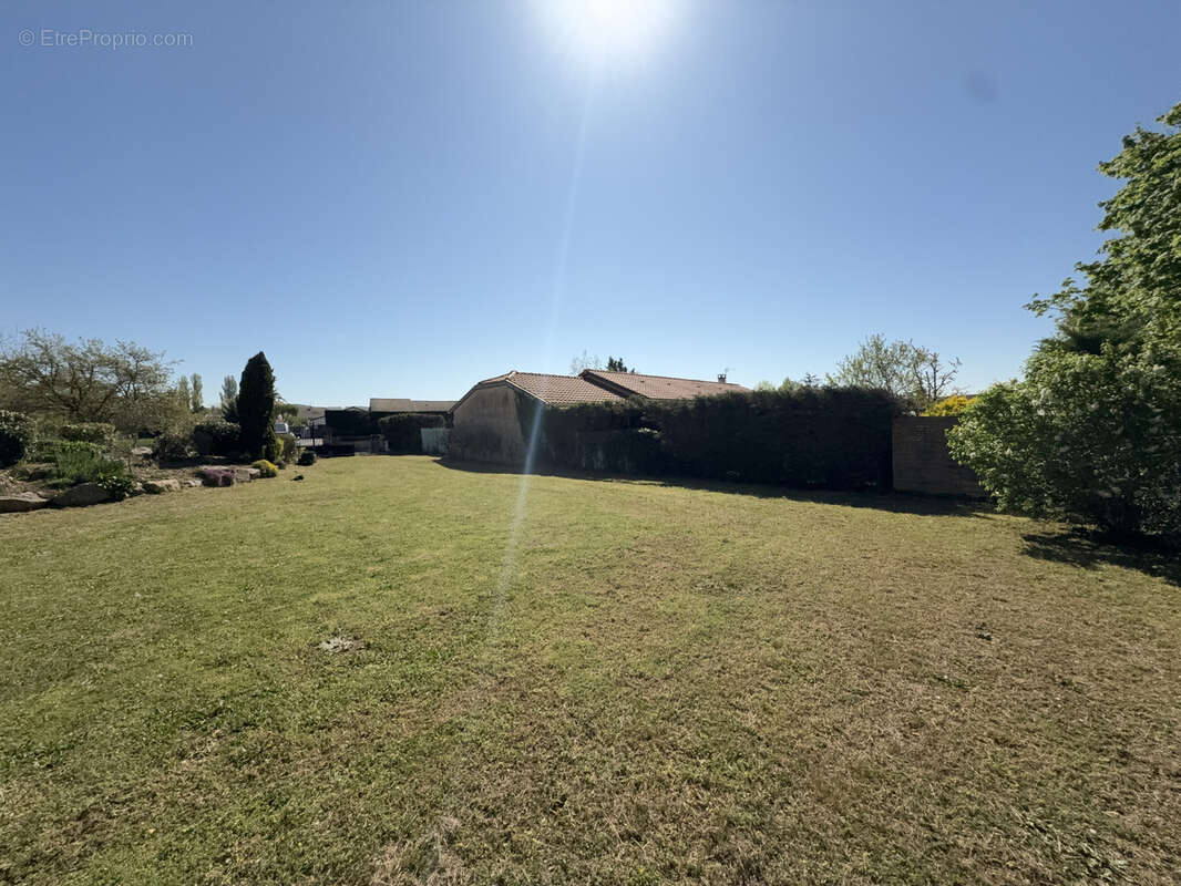 Maison à SAINT-VULBAS