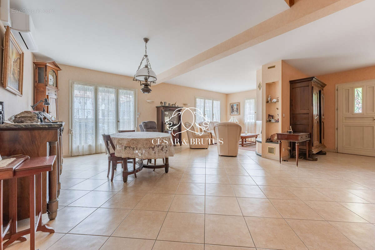 Maison 161 m² à Chaponnay  - photo 3