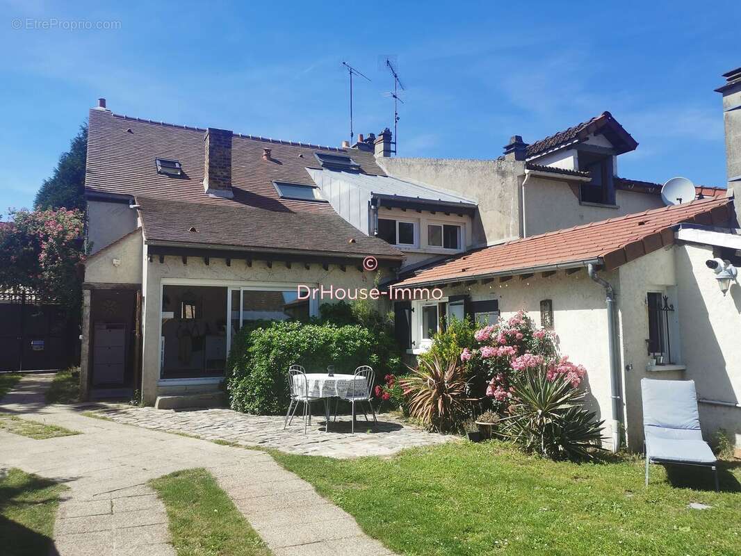 Maison à CERNY