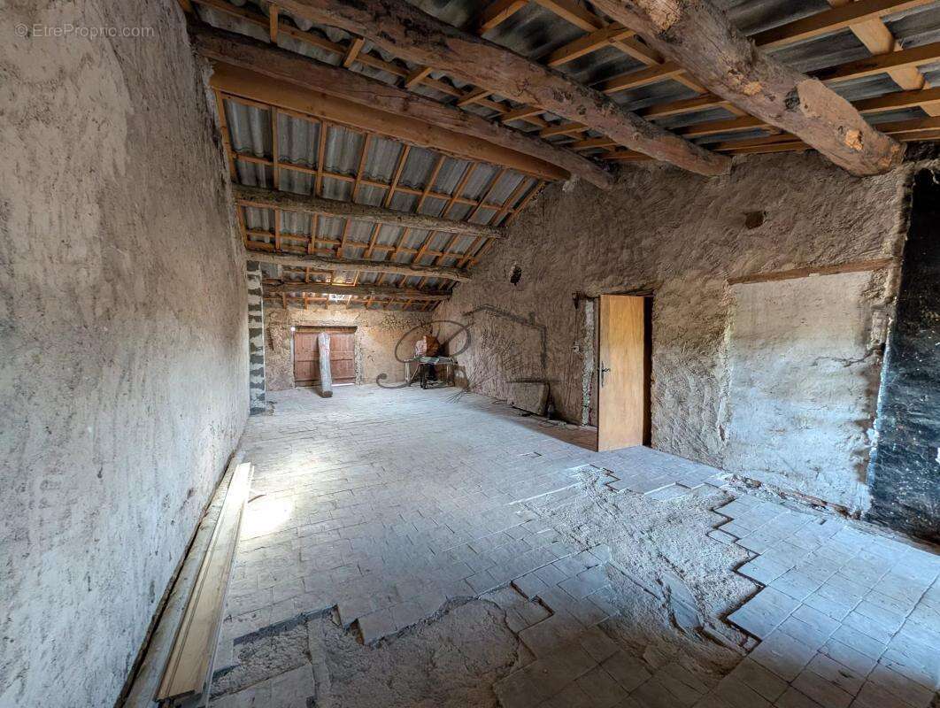 Maison à LA BASTIDE-DES-JOURDANS