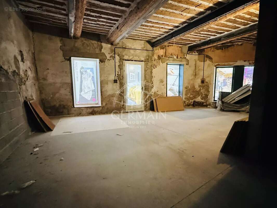 L'Isle-sur-la-Sorgue, appartementde 78,8 m² en rez-de-chaussée à rénover - photo 4