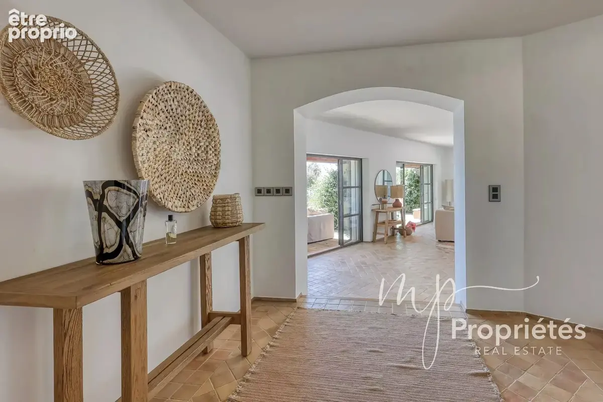 EXCLUSIVITE - Propriété d'exception 9 pièces - photo 6