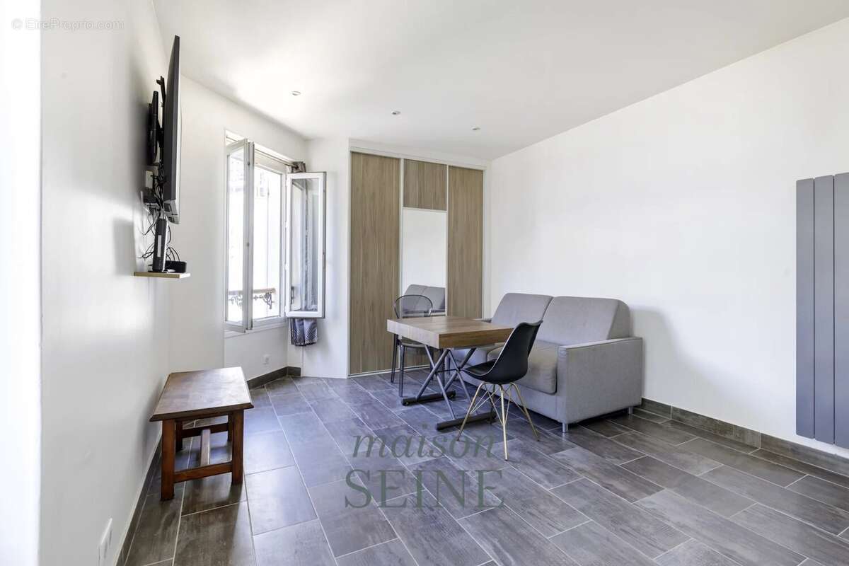 Appartement à PARIS-7E