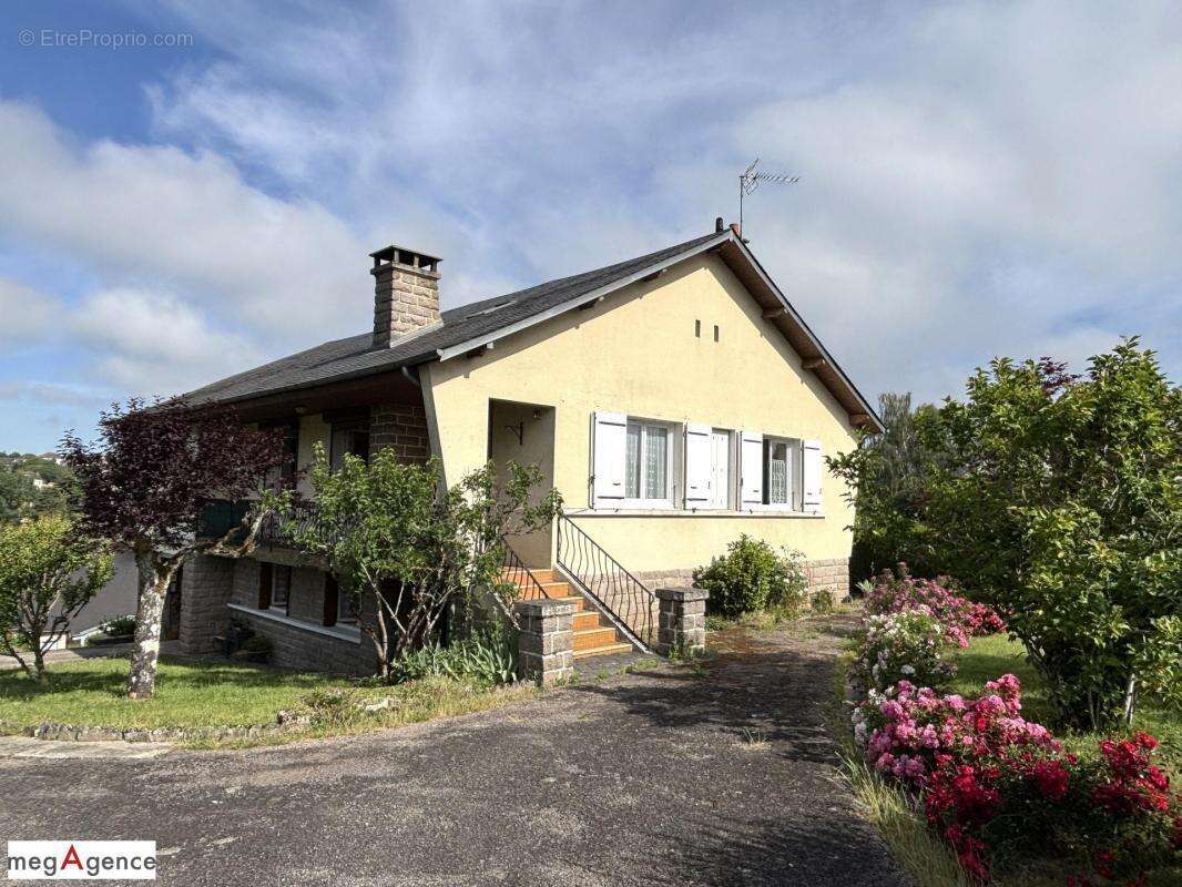 Maison à NAVES