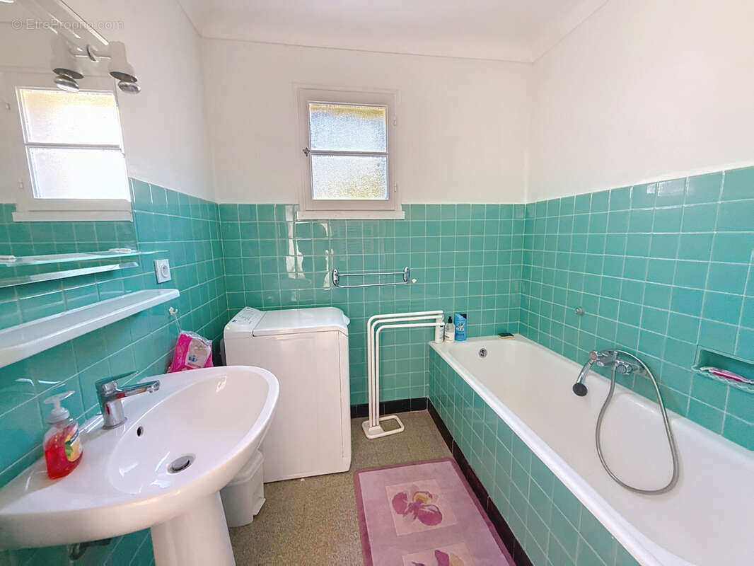 Maison à LES ISSAMBRES