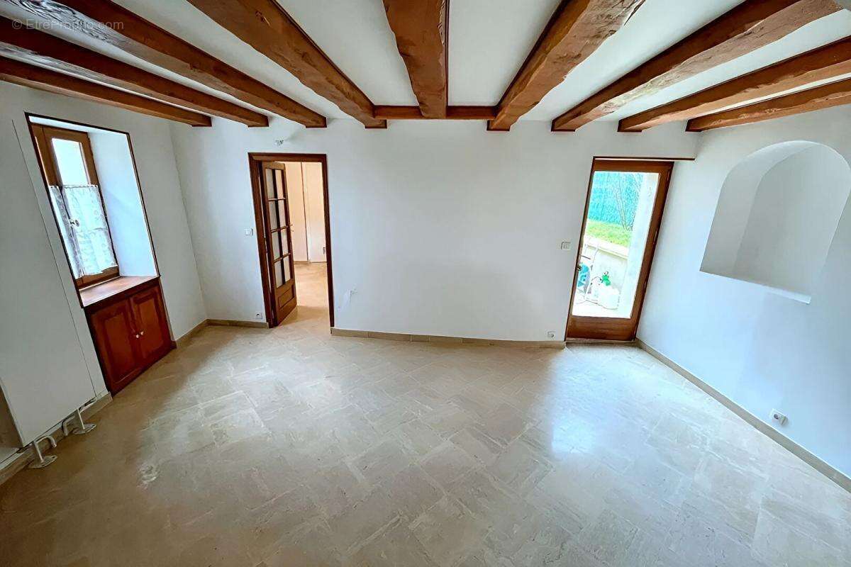 Maison à NESLES-LA-VALLEE