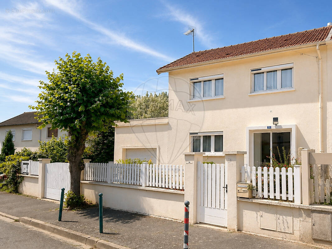 Maison à LE PLESSIS-BELLEVILLE