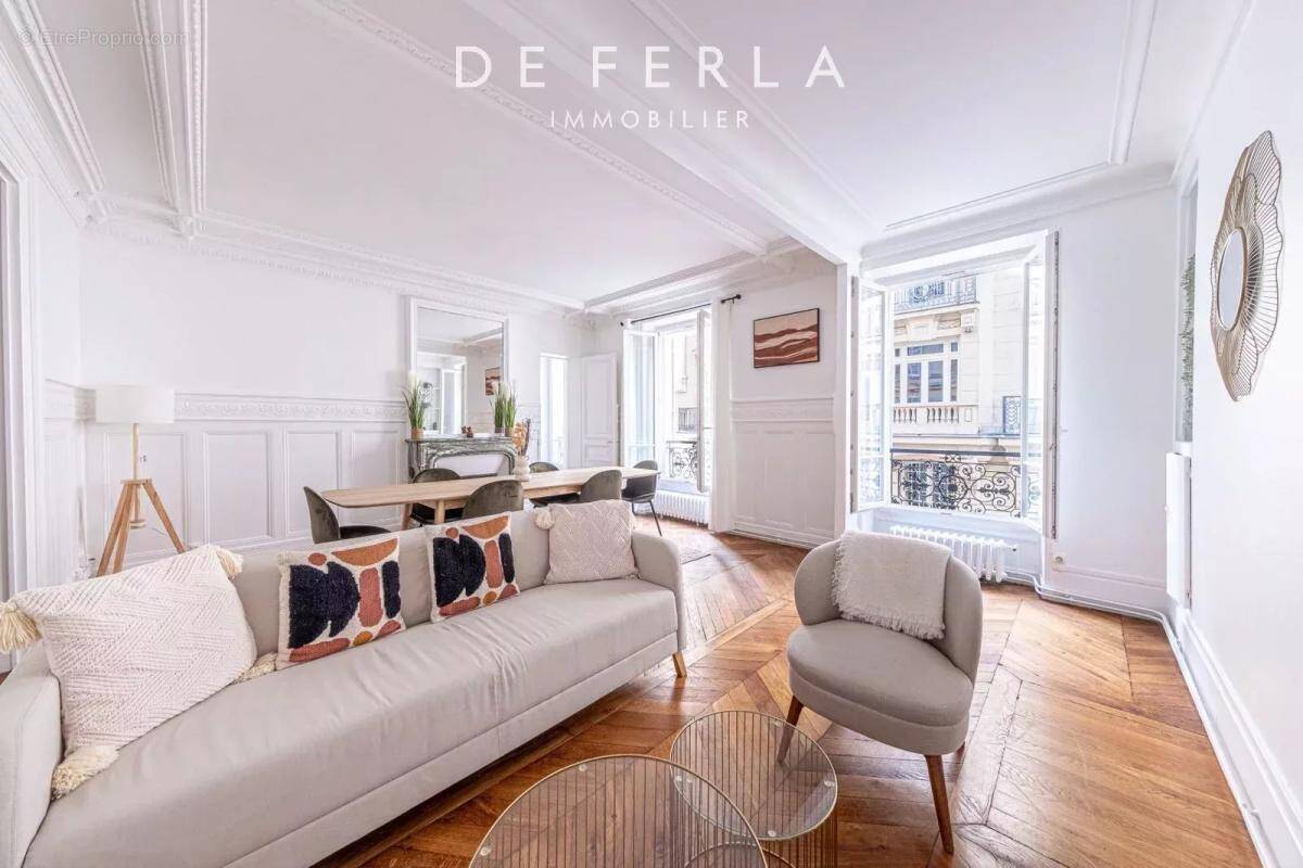 Appartement à PARIS-17E