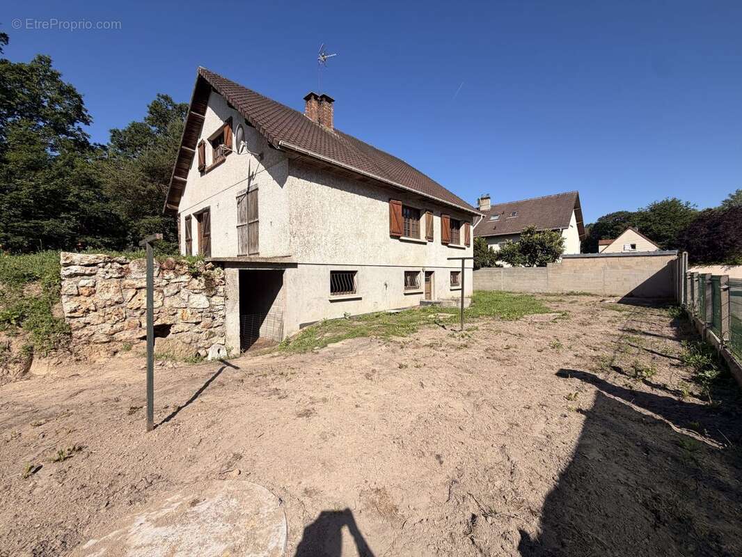 Maison à ANGERVILLIERS