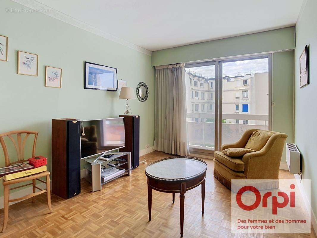 Appartement à ISSY-LES-MOULINEAUX