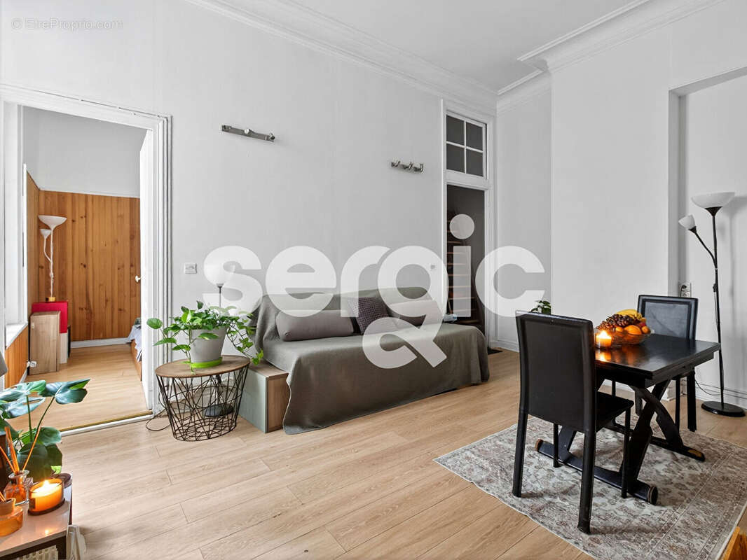 Appartement à PARIS-10E