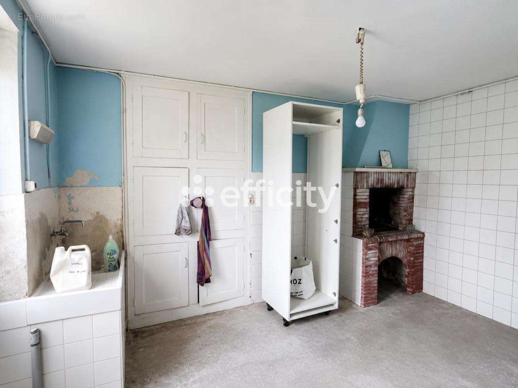 Maison 9 pièces 354 m² à vendre à Saint-Ciers-Du-Taillon (17240) - photo 7