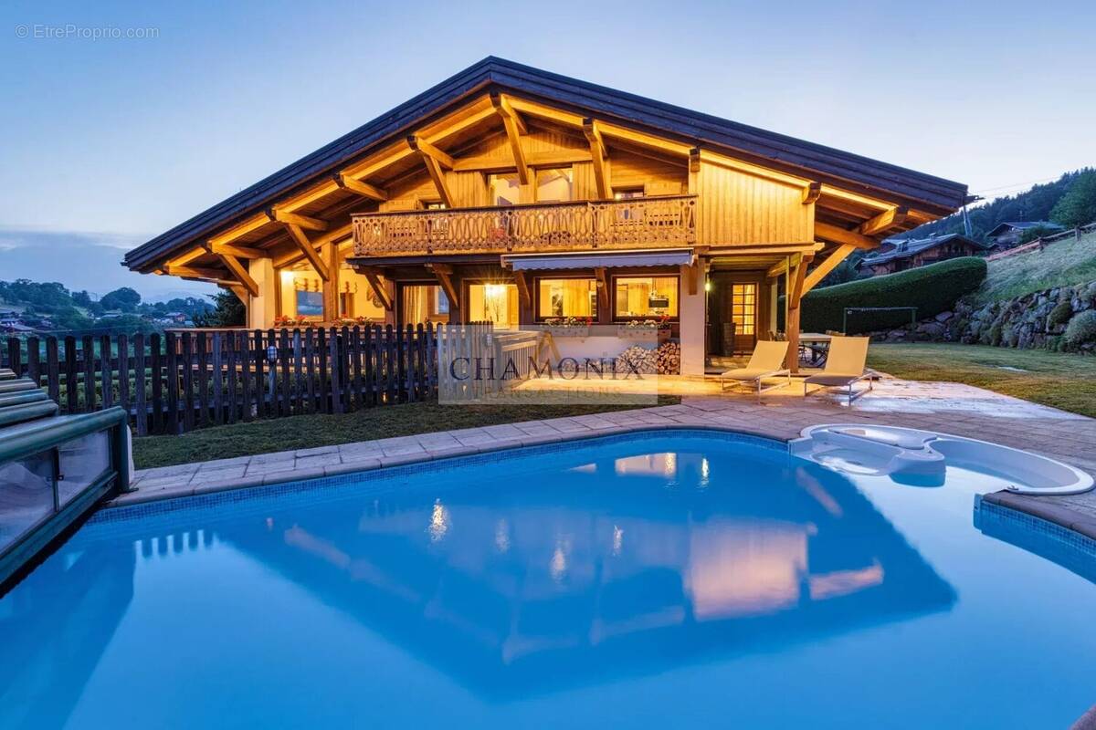 Maison à DEMI-QUARTIER