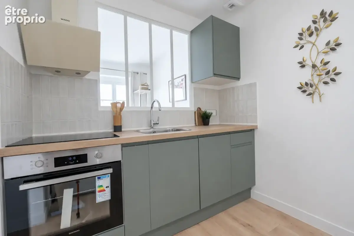 Appartement d’exception   Dernier étage avec ascenseur et vue sur Eglise de Saint-Ambroise- Photos réelles du - photo 6
