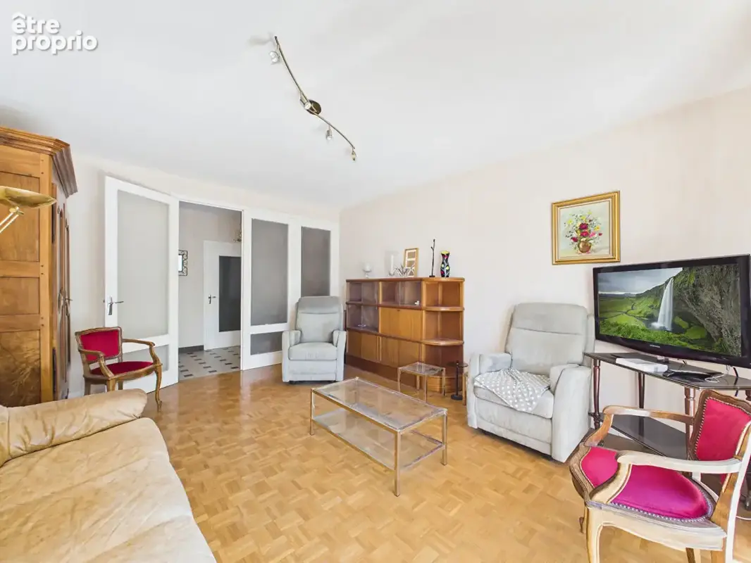 Appartement T3 avec balcon, cave et stationnement Avenue Victor Hugo - photo 7