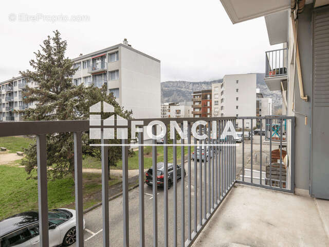 Appartement à LE PONT-DE-CLAIX