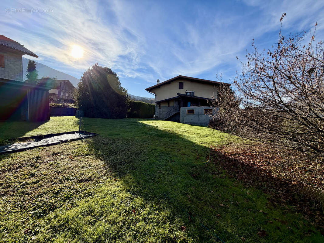 Maison à SAINTE-HELENE-SUR-ISERE