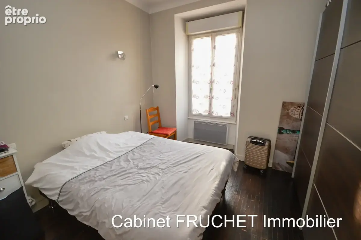CHANTONNAY - En centre ville - Maison avec 3 chambres et extérieur - photo 6