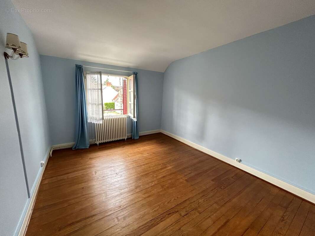 Maison à SAINT-AMAND-MONTROND