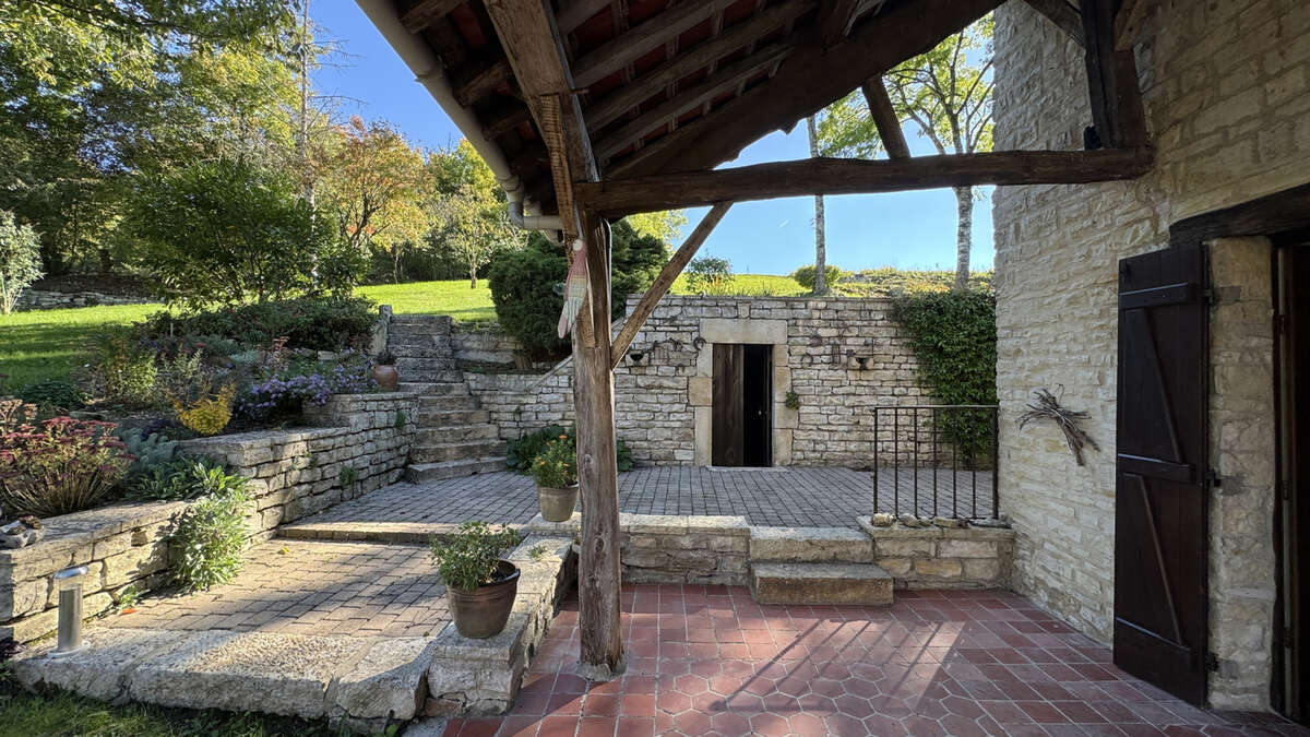 Maison à JOUX-LA-VILLE