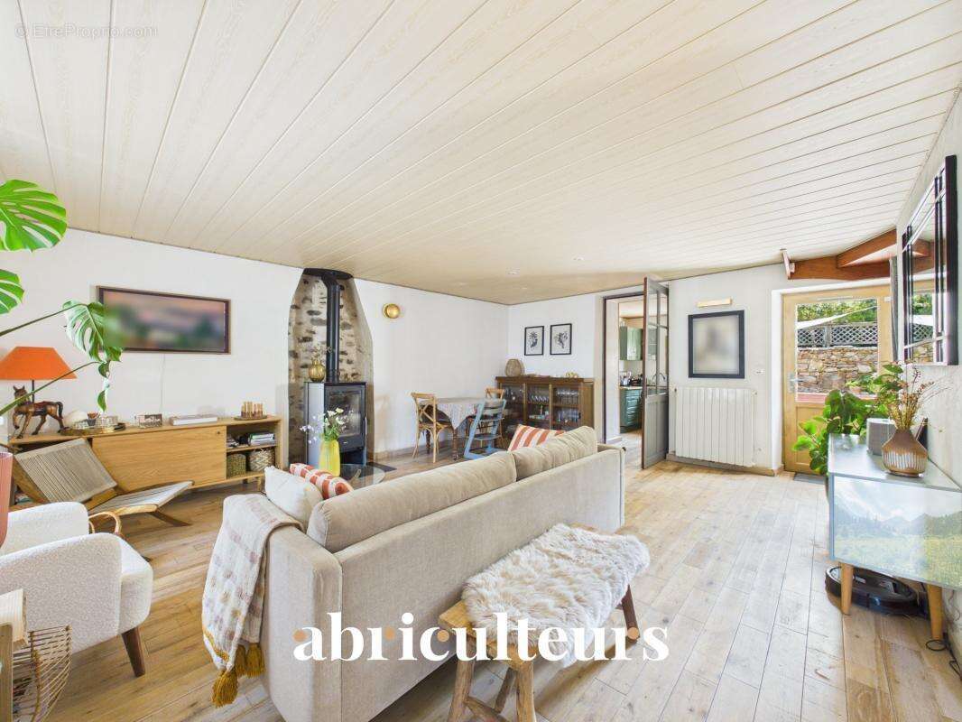 Maison ancienne de charme en parfait état en vente à La Martinière / Le Pellerin (44640) - photo 4