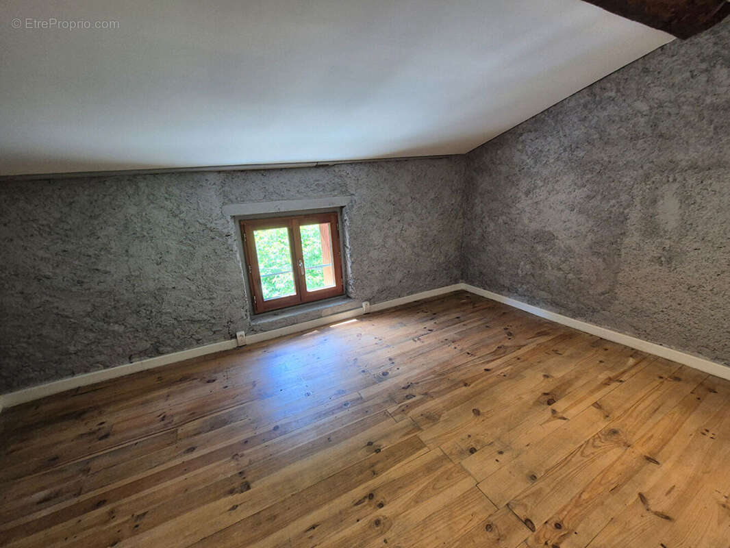 Maison Vallée de la barguillère 7 pièce(s) 150 m2 avec jardin de 996 m² - photo 12