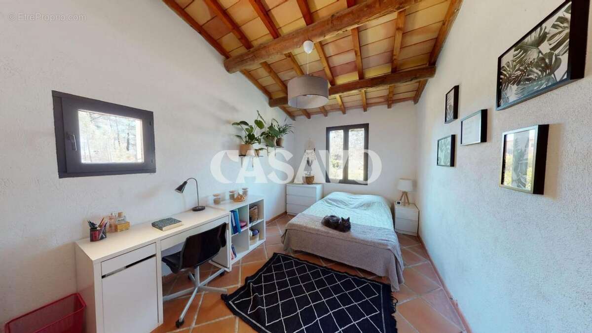 Maison à POURRIERES