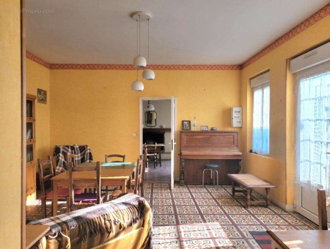 Maison à NEUILLE-PONT-PIERRE